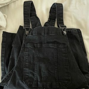 Mens BooHoo black SKINNY overalls.